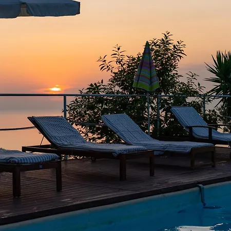 Villa In Campagna Con Piscina San Fratello