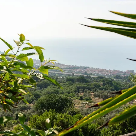 In Campagna Con Piscina Villa