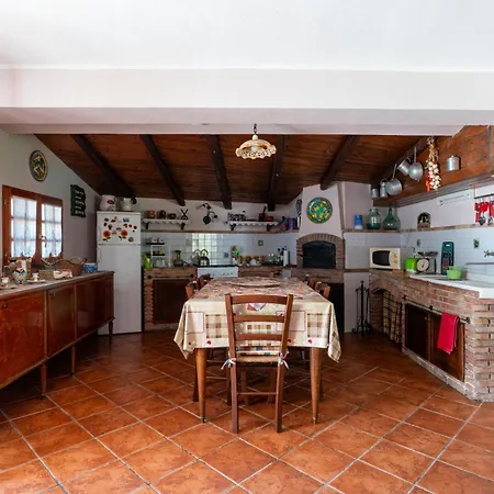 In Campagna Con Piscina