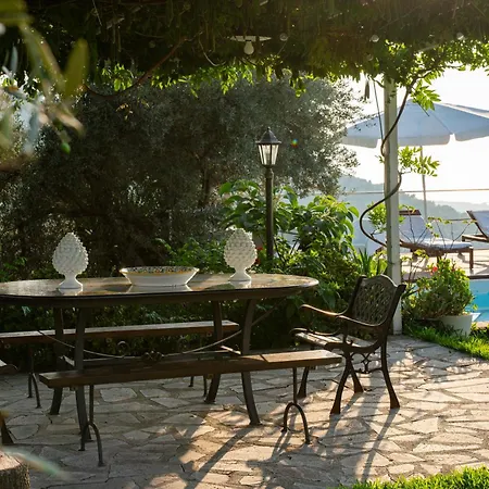 Villa In Campagna Con Piscina *